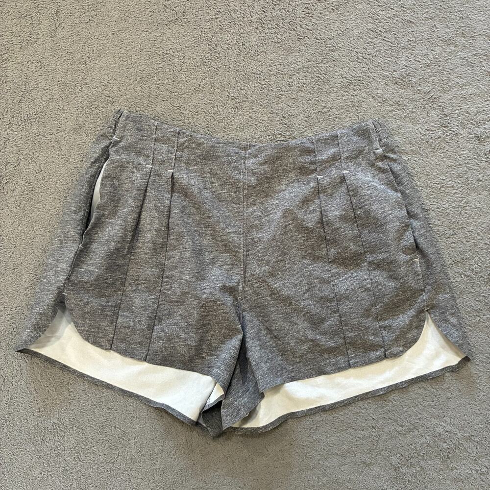 Lululemon Pleated Front Grey Space Dye Zip Pockets Running Shorts Women's Size 4